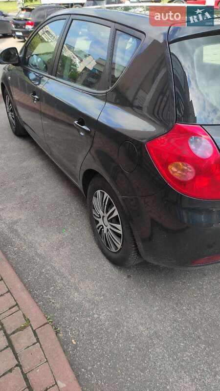Хэтчбек Kia Ceed 2007 в Киеве