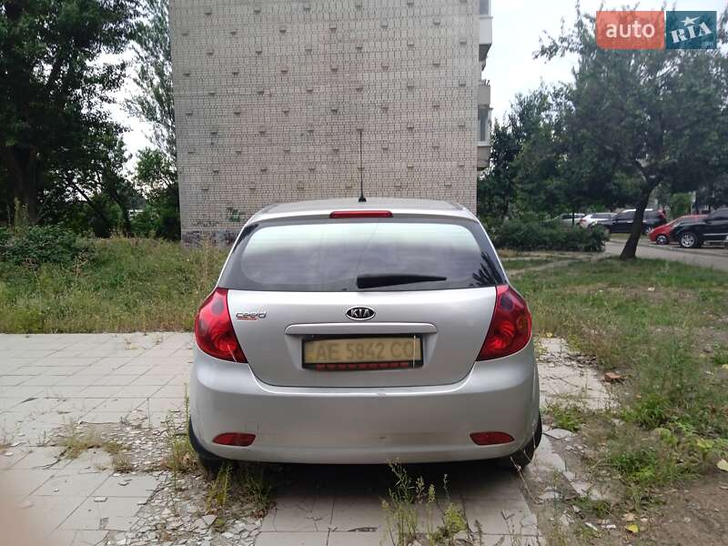 Купе Kia Ceed 2008 в Дніпрі