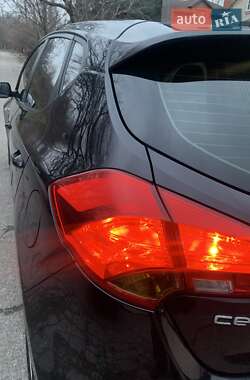 Хэтчбек Kia Ceed 2013 в Запорожье