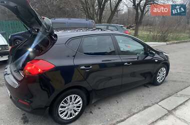 Хэтчбек Kia Ceed 2013 в Запорожье