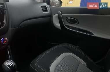 Хэтчбек Kia Ceed 2013 в Запорожье