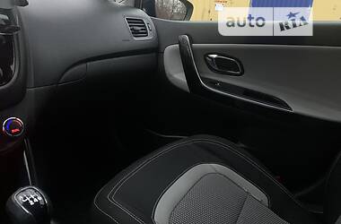 Хэтчбек Kia Ceed 2013 в Запорожье