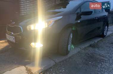 Хэтчбек Kia Ceed 2013 в Запорожье