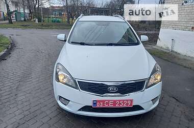 Универсал Kia Ceed 2010 в Староконстантинове