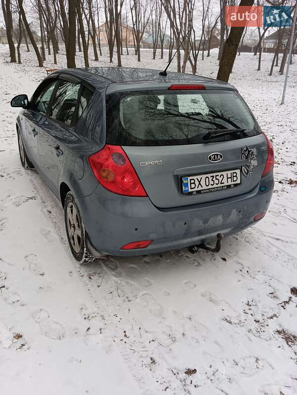 Хетчбек Kia Ceed 2009 в Хмельницькому