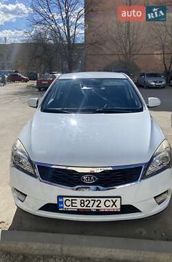 Хетчбек Kia Ceed 2010 в Чернівцях