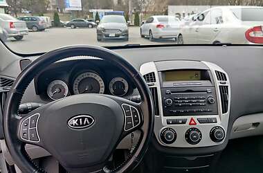 Хэтчбек Kia Ceed 2007 в Ровно