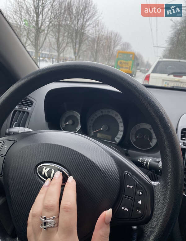 Хэтчбек Kia Ceed 2008 в Полтаве