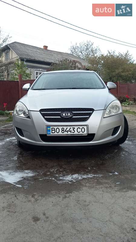 Хэтчбек Kia Ceed 2007 в Борщеве