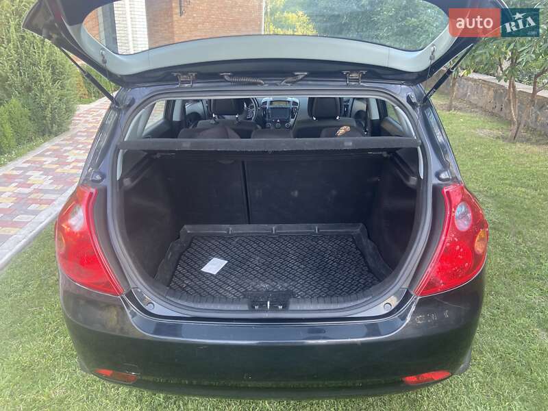 Хэтчбек Kia Ceed 2008 в Киеве