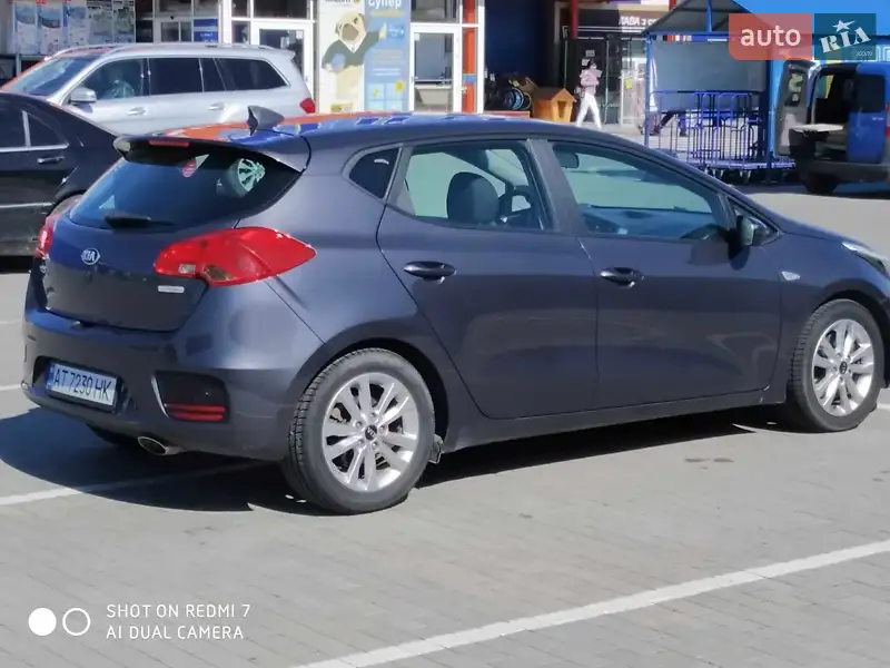 Хэтчбек Kia Ceed 2016 в 