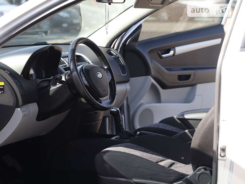 Хетчбек Kia Ceed 2008 в Києві