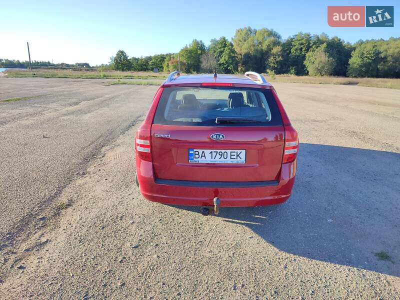 Универсал Kia Ceed 2008 в Александровке