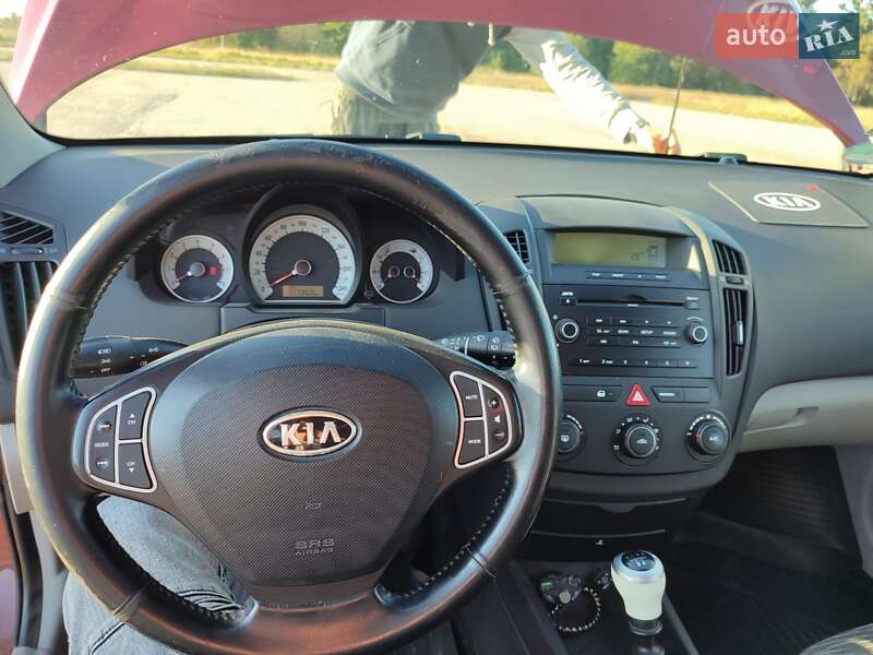Универсал Kia Ceed 2008 в Александровке