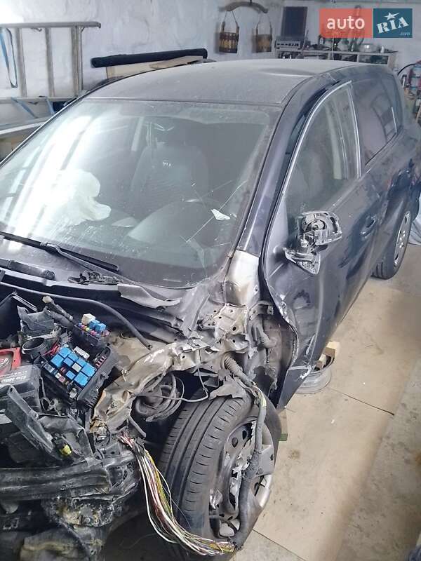 Хетчбек Kia Ceed 2011 в Києві фото 7 Хетчбек Kia Ceed 2011 в Києві