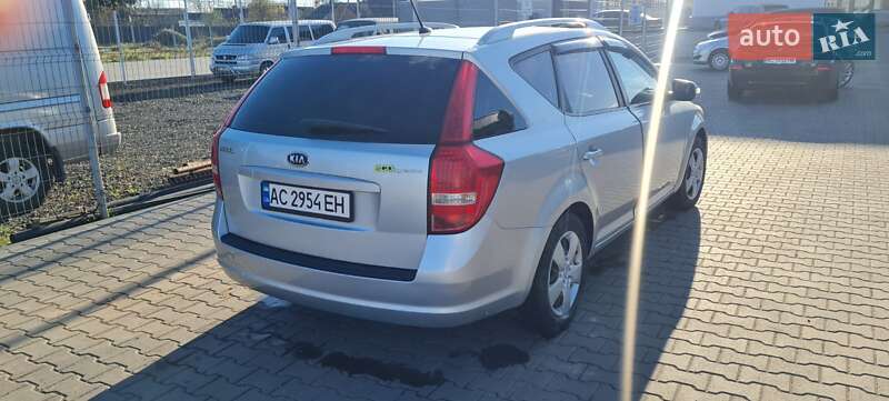 Универсал Kia Ceed 2011 в Нововолынске