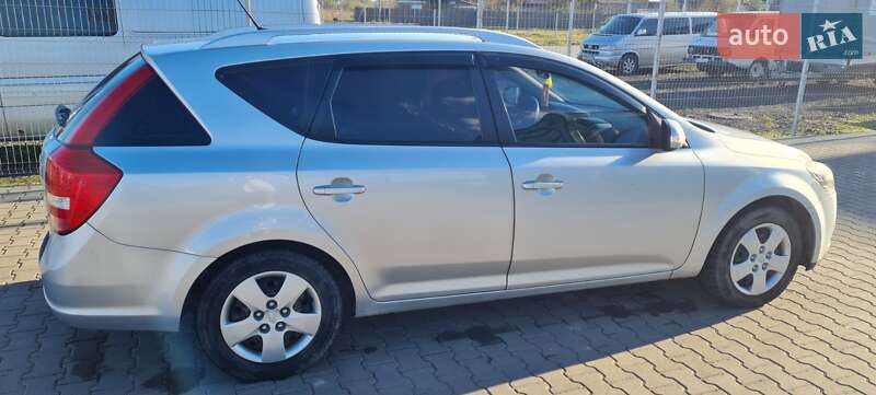 Универсал Kia Ceed 2011 в Нововолынске