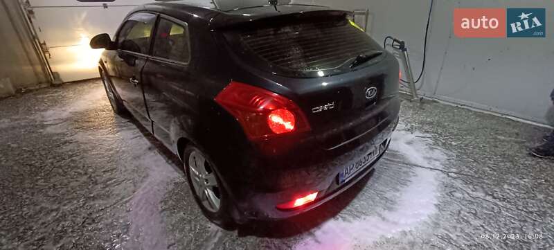 Хэтчбек Kia Ceed 2008 в Запорожье