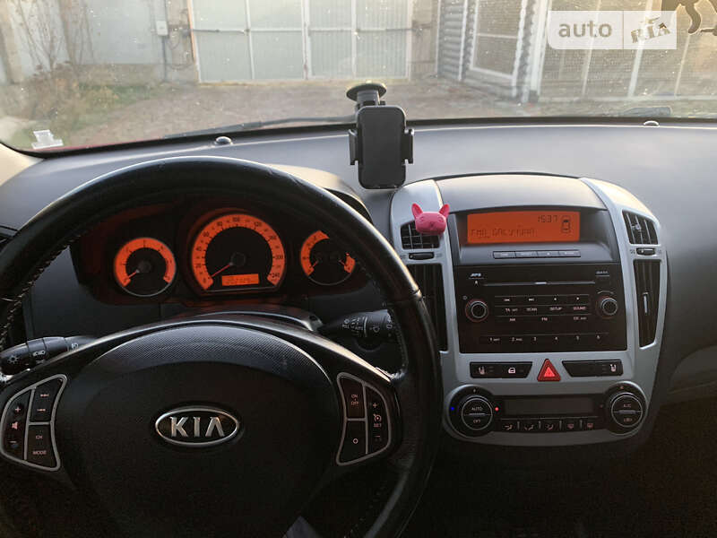 Универсал Kia Ceed 2008 в Самборе