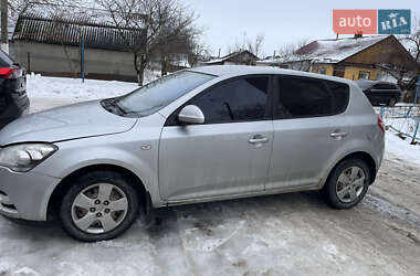 Хэтчбек Kia Ceed 2010 в Староконстантинове