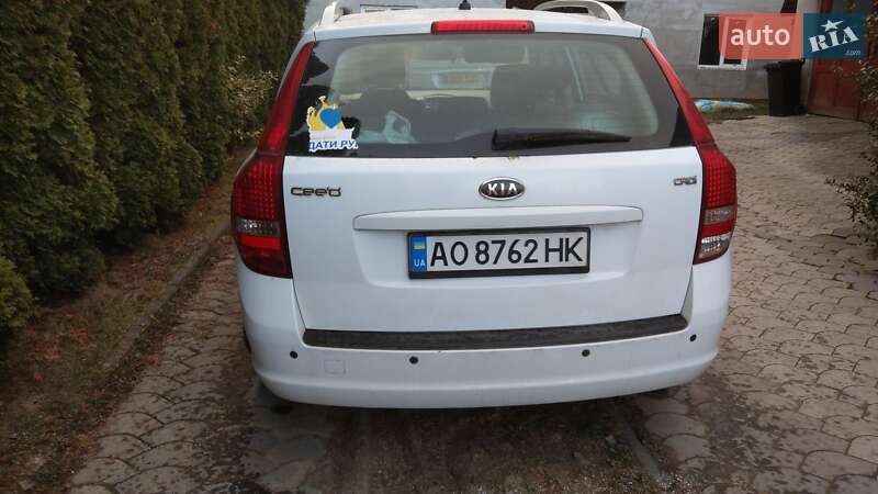 Универсал Kia Ceed 2011 в Берегово