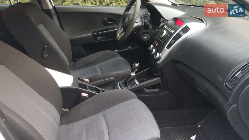 Универсал Kia Ceed 2011 в Берегово