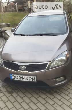 Хэтчбек Kia Ceed 2010 в Бродах