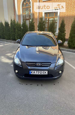 Хэтчбек Kia Ceed 2008 в Киеве