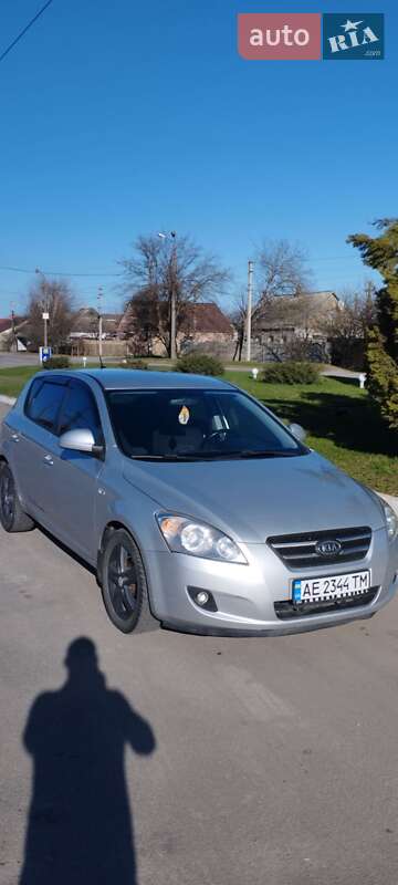 Хетчбек Kia Ceed 2008 в Кам'янському