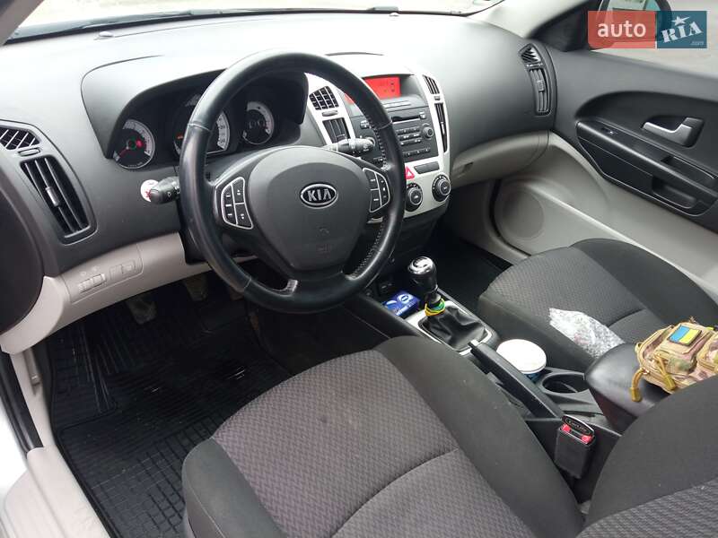 Хэтчбек Kia Ceed 2007 в Жидачове