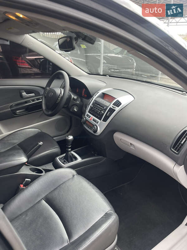 Хетчбек Kia Ceed 2007 в Кривому Розі фото 13 Хетчбек Kia Ceed 2007 в Кривому Розі