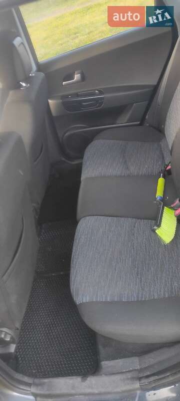 Хэтчбек Kia Ceed 2007 в Сарнах