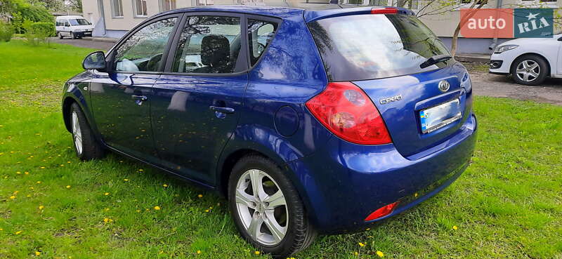 Хэтчбек Kia Ceed 2007 в Ковеле