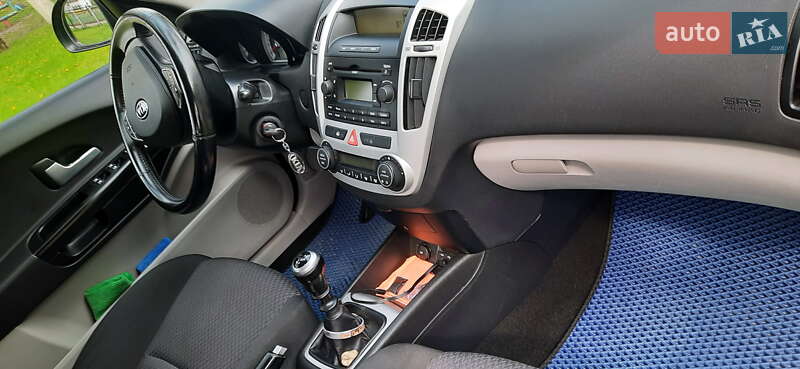 Хэтчбек Kia Ceed 2007 в Ковеле