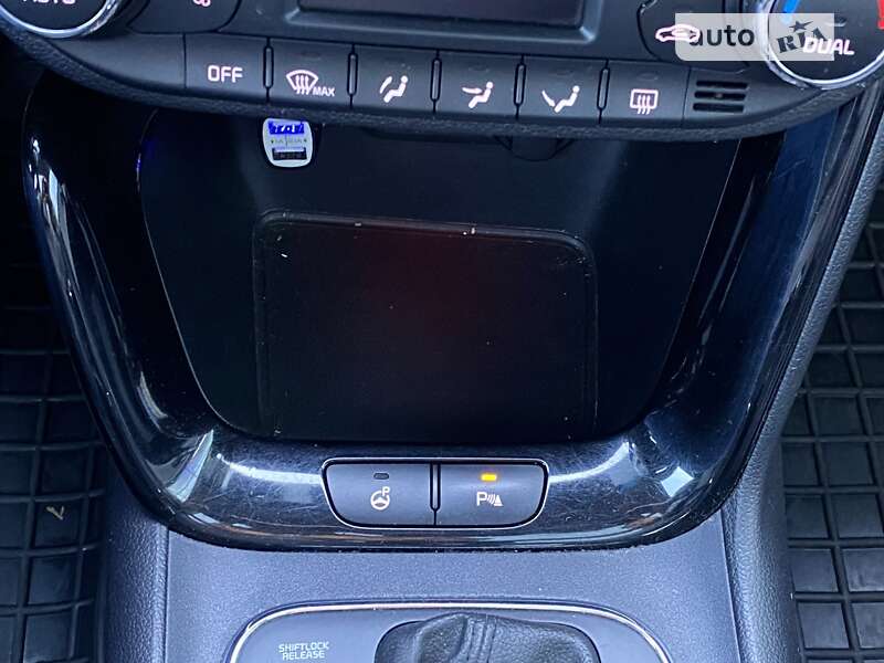 Хэтчбек Kia Ceed 2012 в Киеве