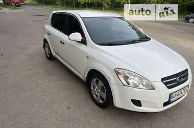 Хэтчбек Kia Ceed 2008 в Киеве