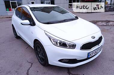 Хэтчбек Kia Ceed 2012 в Запорожье