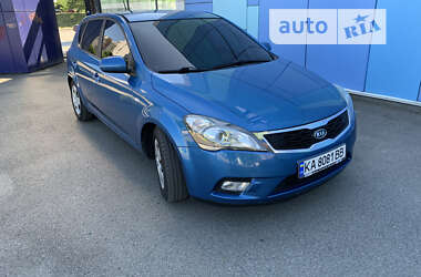 Хэтчбек Kia Ceed 2011 в Киеве