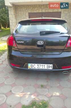 Хэтчбек Kia Ceed 2008 в 