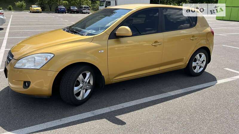 Хэтчбек Kia Ceed 2007 в Кривом Роге
