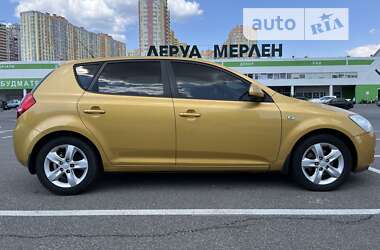 Хэтчбек Kia Ceed 2007 в 