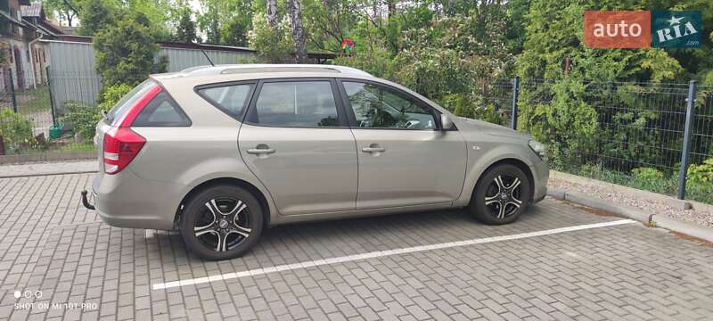 Універсал Kia Ceed 2011 в Житомирі
