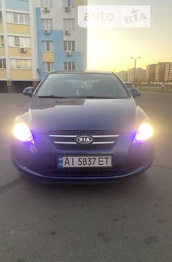 Хэтчбек Kia Ceed 2007 в Вишневом