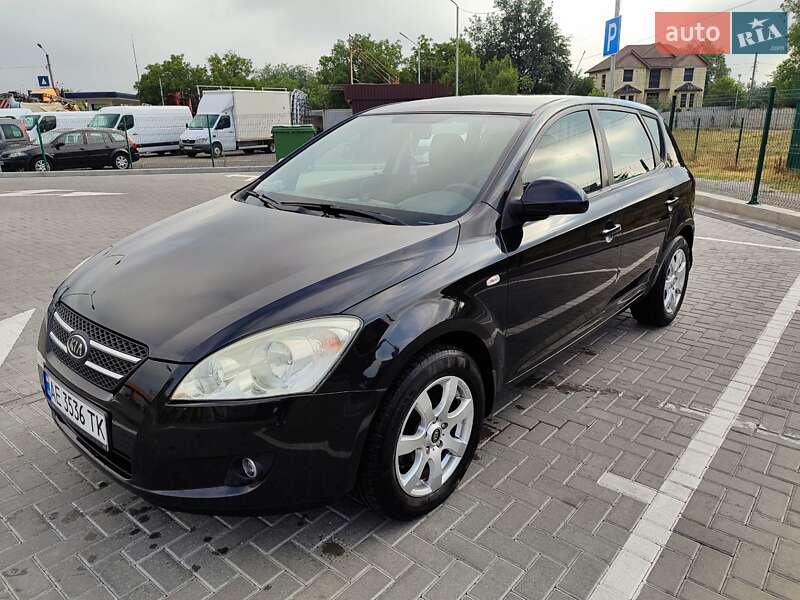 Хэтчбек Kia Ceed 2008 в Днепре