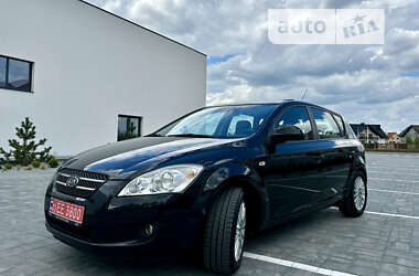 Хэтчбек Kia Ceed 2007 в Луцке