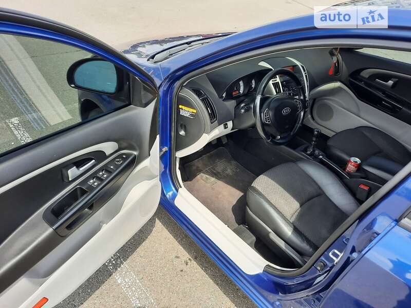 Хэтчбек Kia Ceed 2008 в Киеве