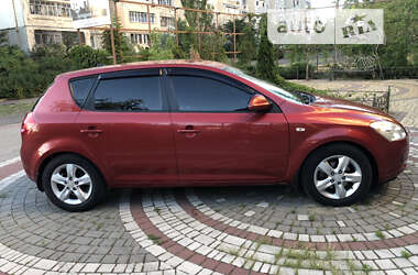 Хэтчбек Kia Ceed 2008 в Николаеве