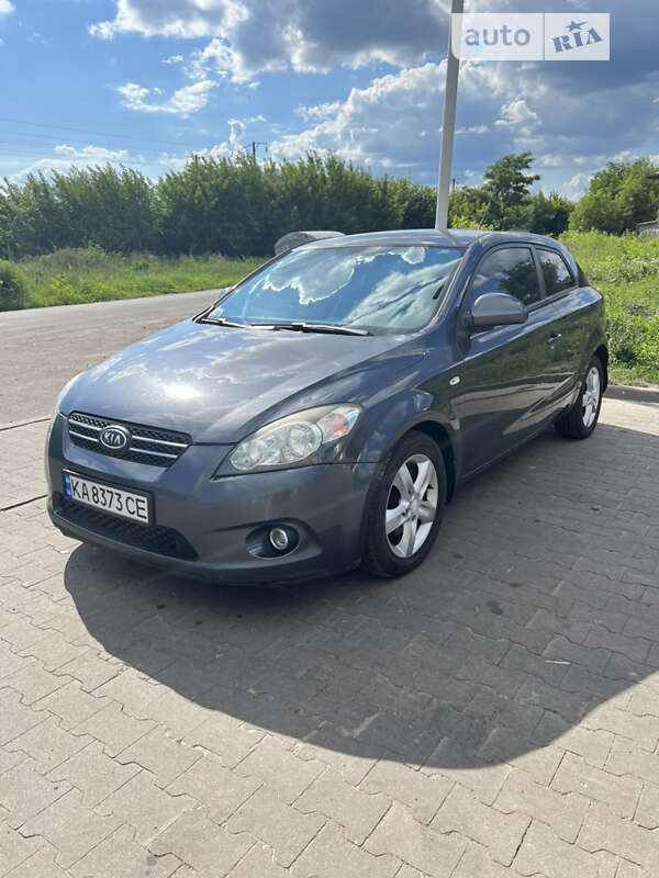 Хэтчбек Kia Ceed 2008 в Конотопе