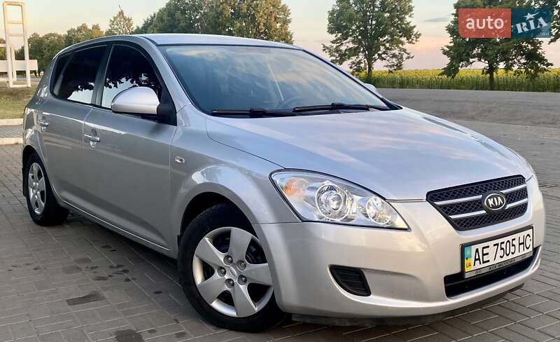 Хетчбек Kia Ceed 2007 в Магдалинівці
