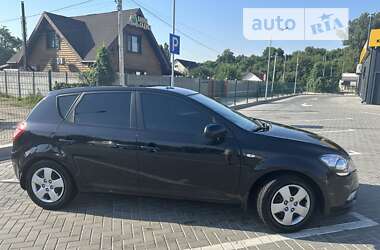 Хэтчбек Kia Ceed 2010 в Днепре